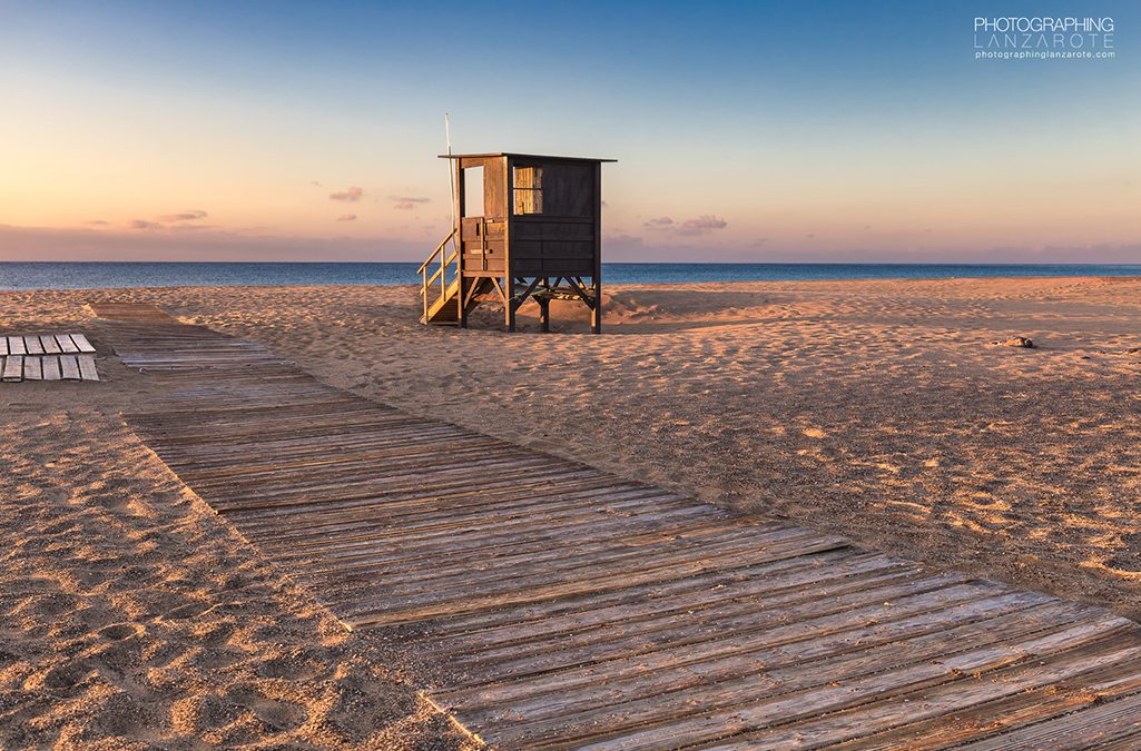 Image of a lifeguard hut in Lanzarote by Jon Barker